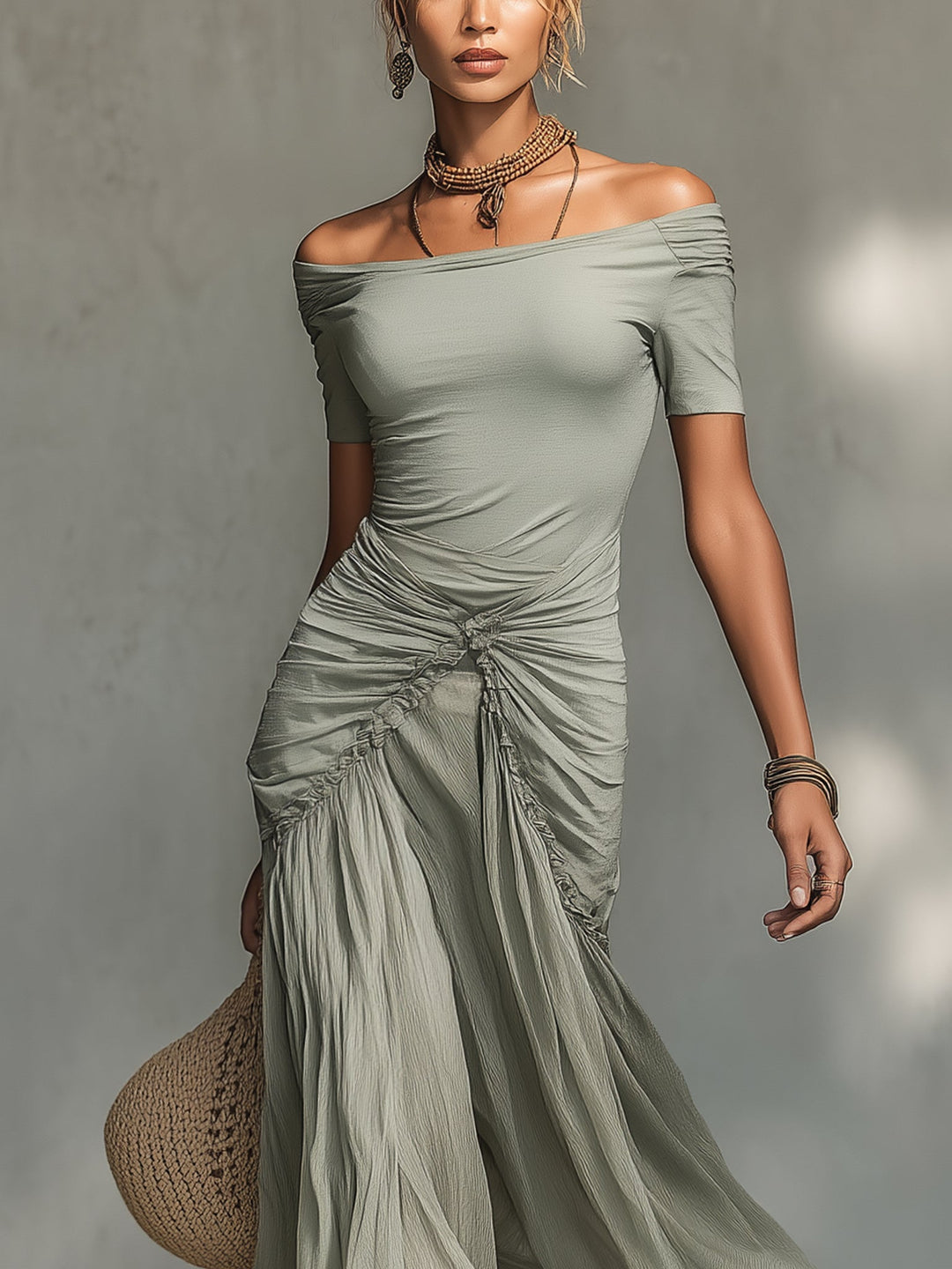 Robe longue grise en tissu extensible et mousseline