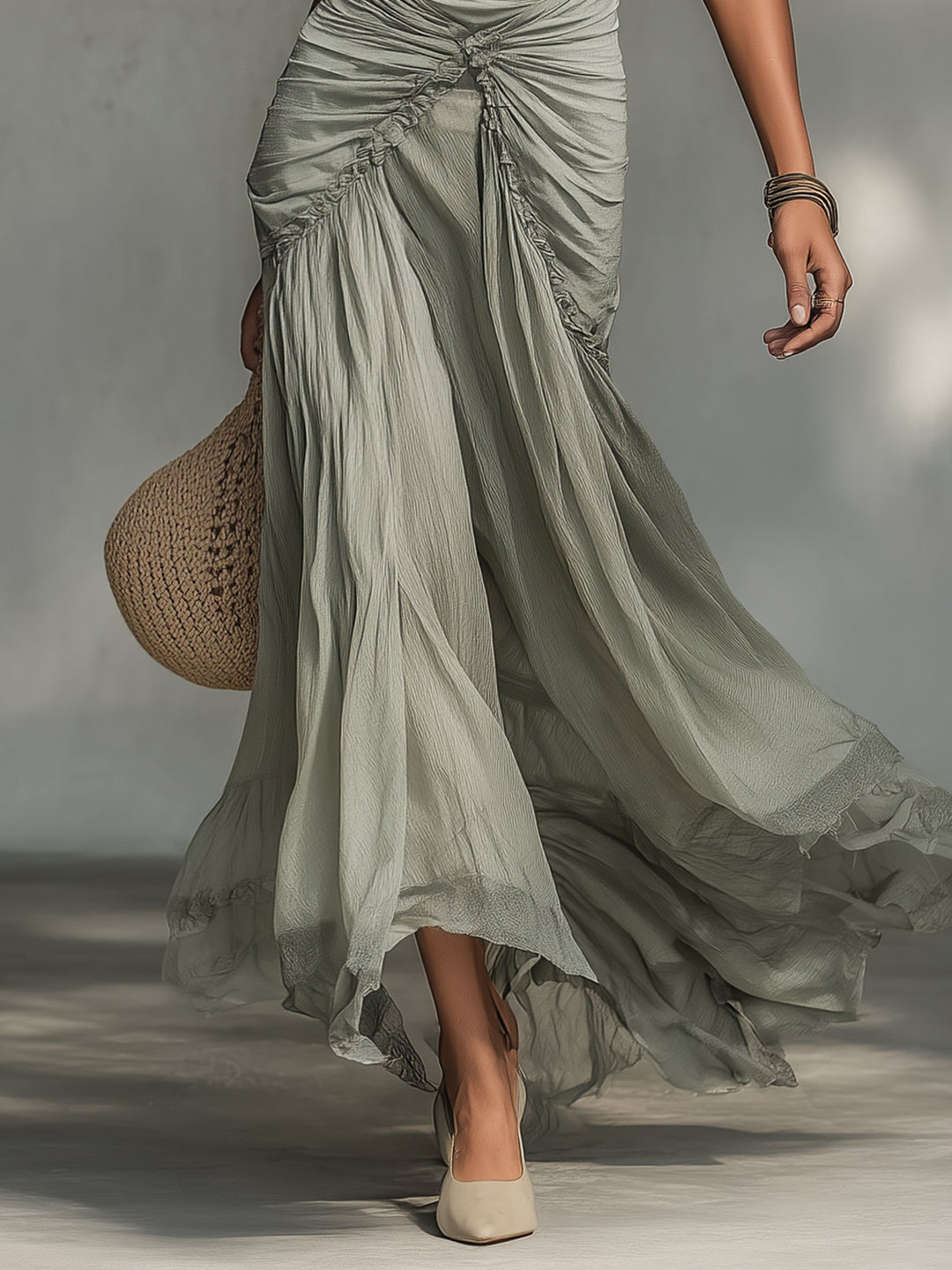Robe longue grise en tissu extensible et mousseline