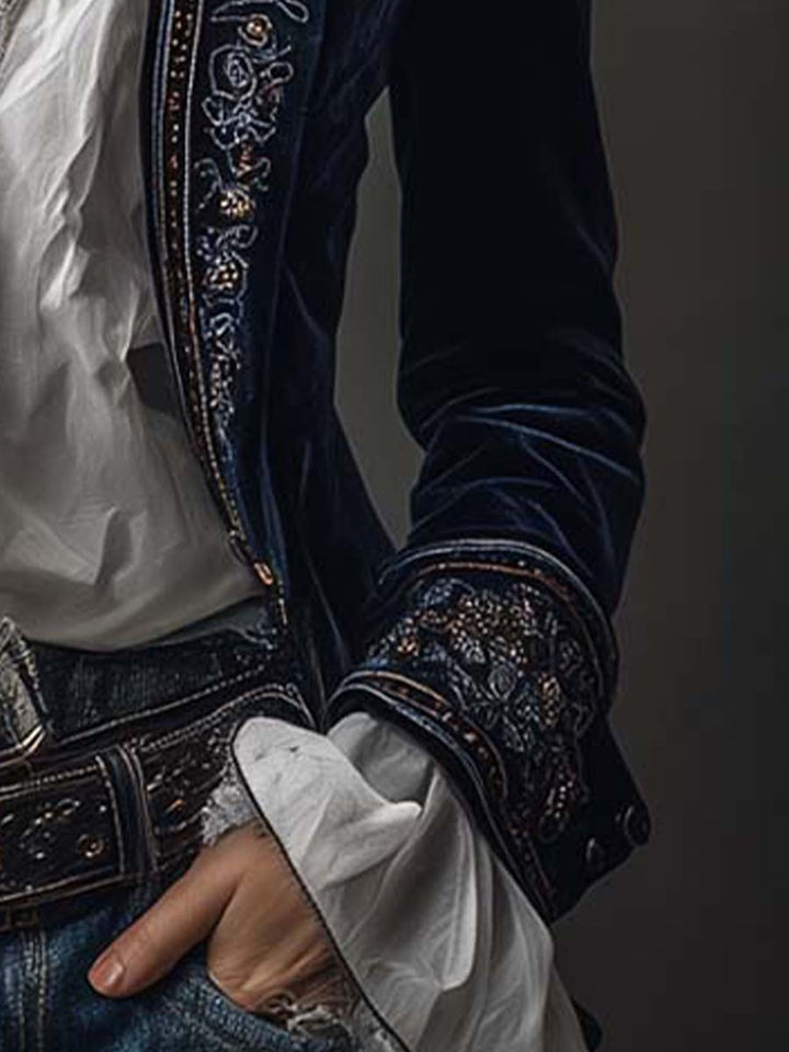 Veste longue brodée d’inspiration vintage