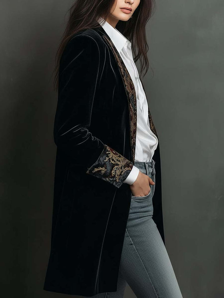 Blazer noir cintré à motifs baroques