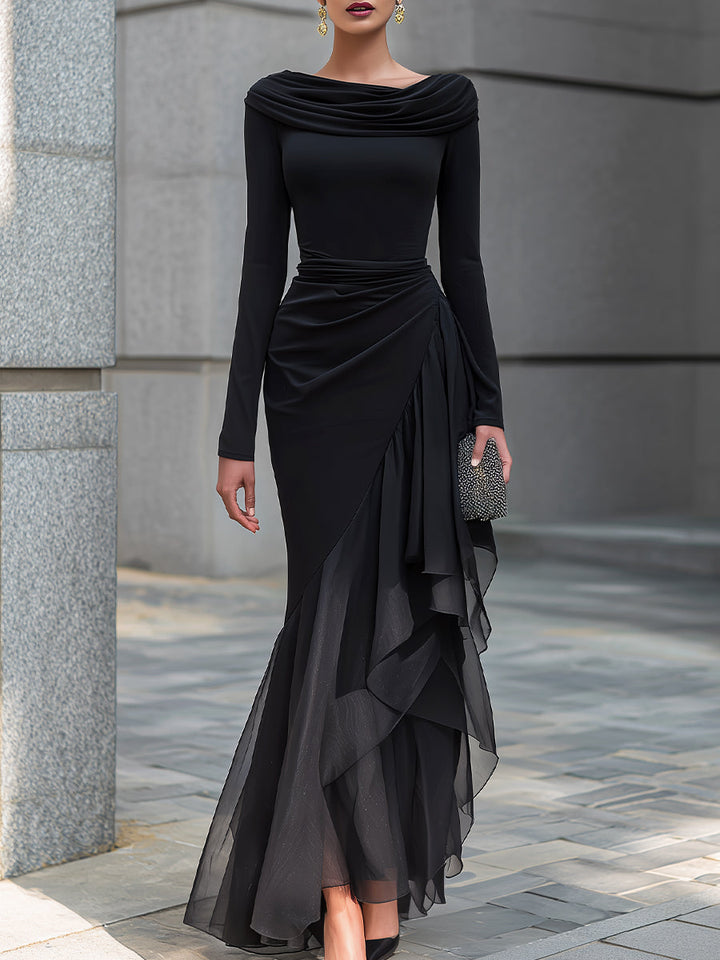 Robe longue noire à épaules dénudées et volants en mousseline