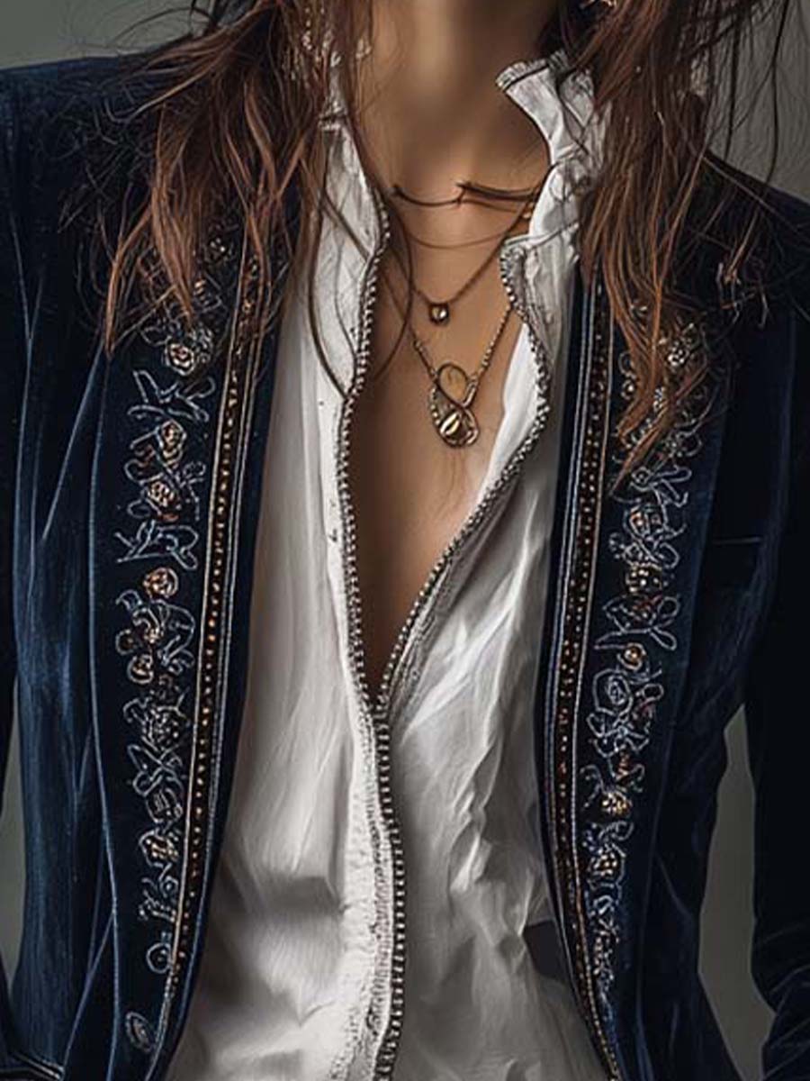 Veste longue brodée d’inspiration vintage