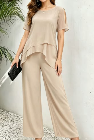 Ensemble pantalon en mousseline à encolure goutte ornée