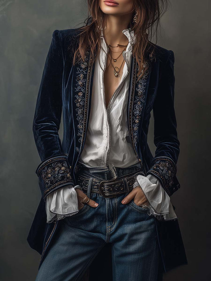 Veste longue brodée d’inspiration vintage