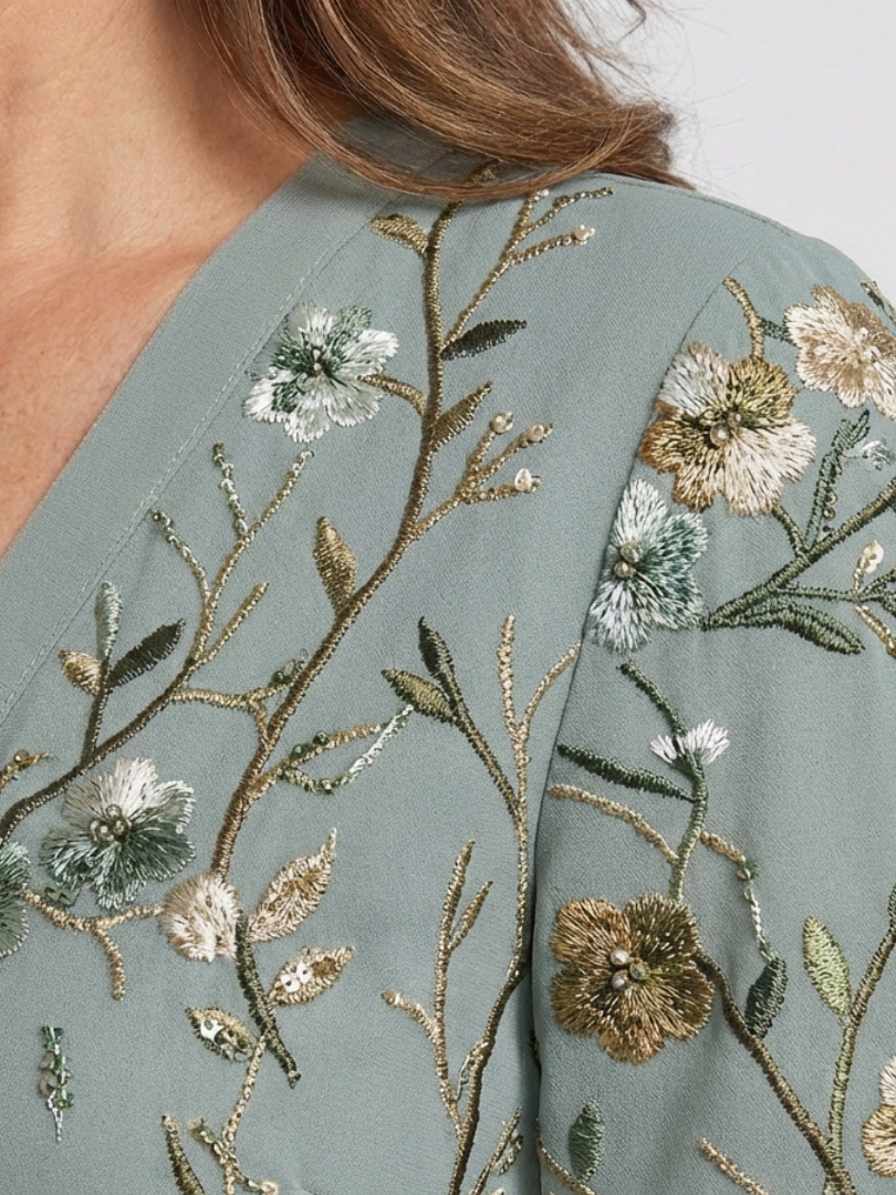 Robe longue fleurie à manches courtes