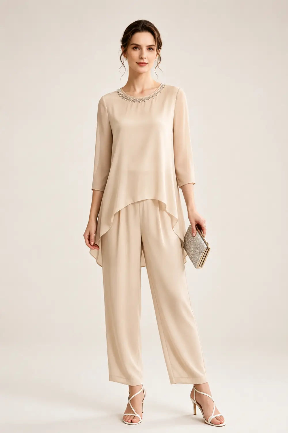 Ensemble pantalon large avec cape courte perlée