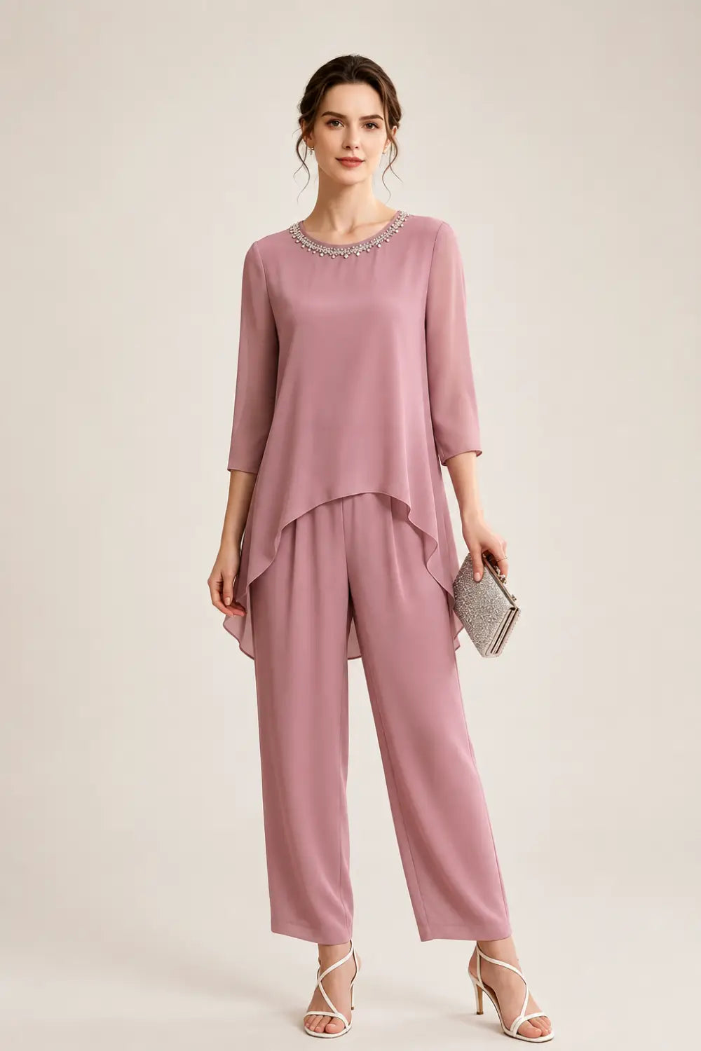 Ensemble pantalon large avec cape courte perlée