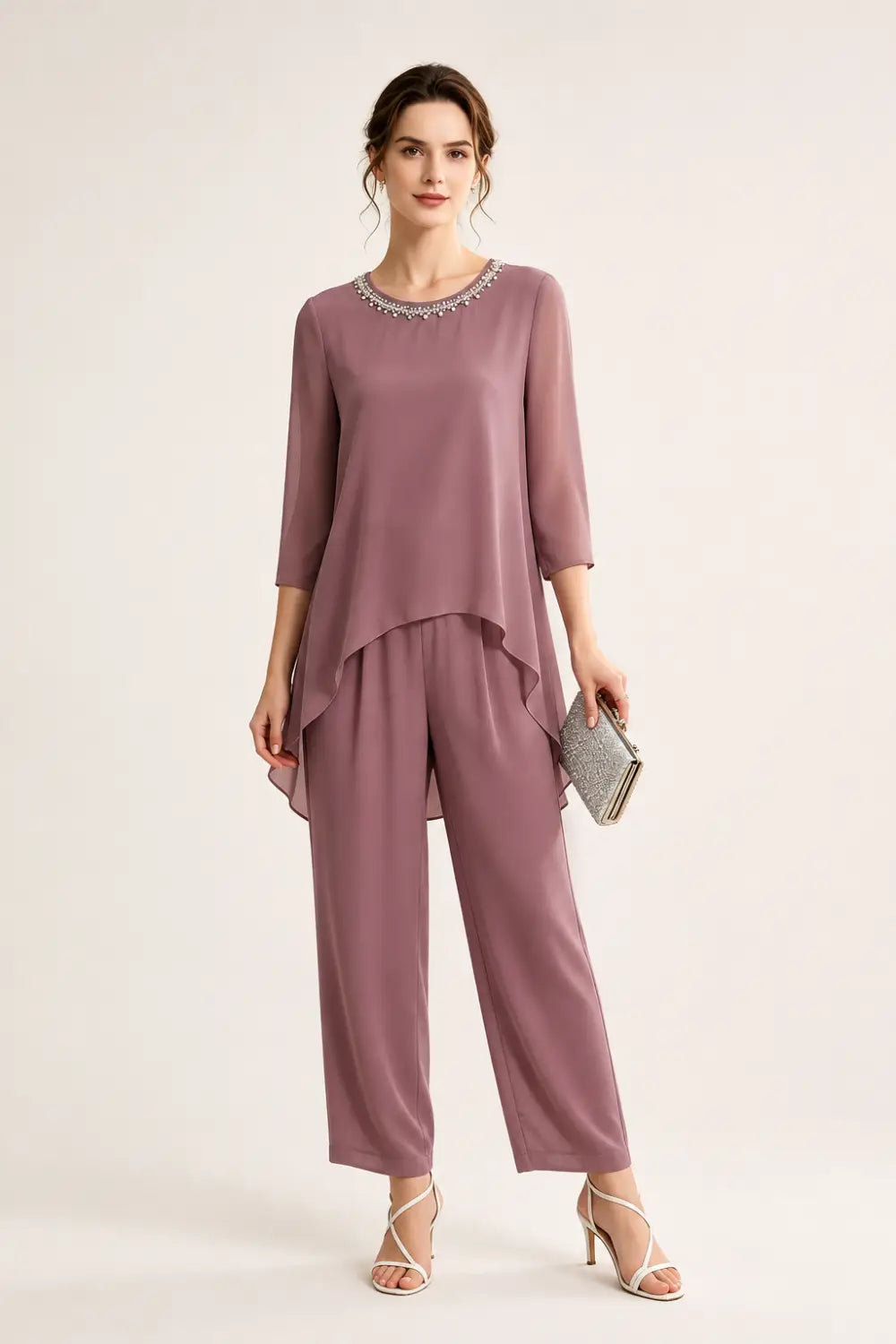 Ensemble pantalon large avec cape courte perlée