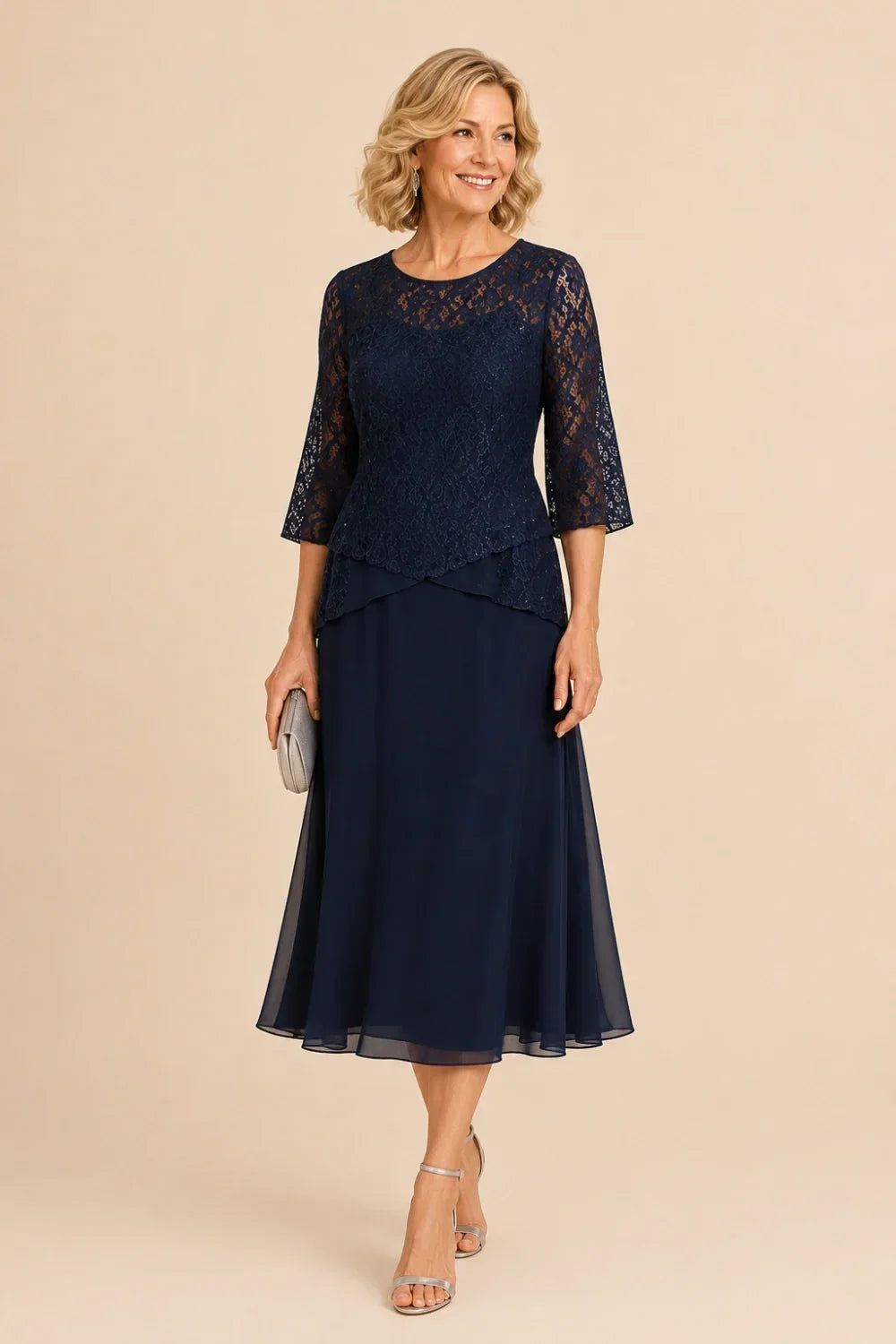 Robe mi-longue asymétrique en mousseline et dentelle perlée