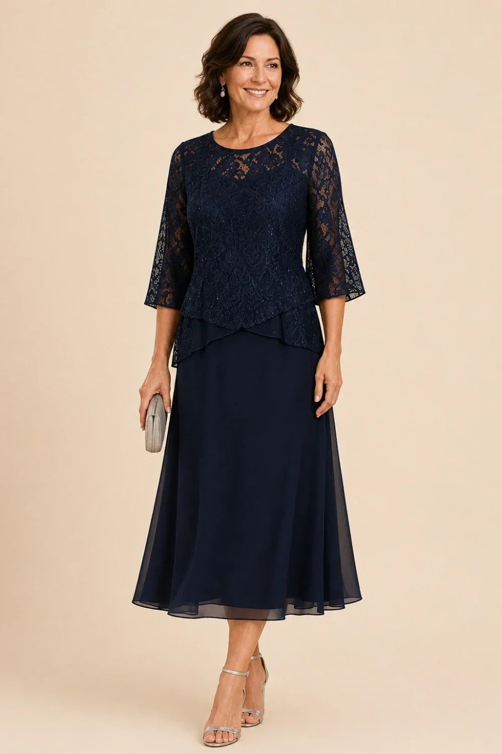 Robe mi-longue asymétrique en mousseline et dentelle perlée