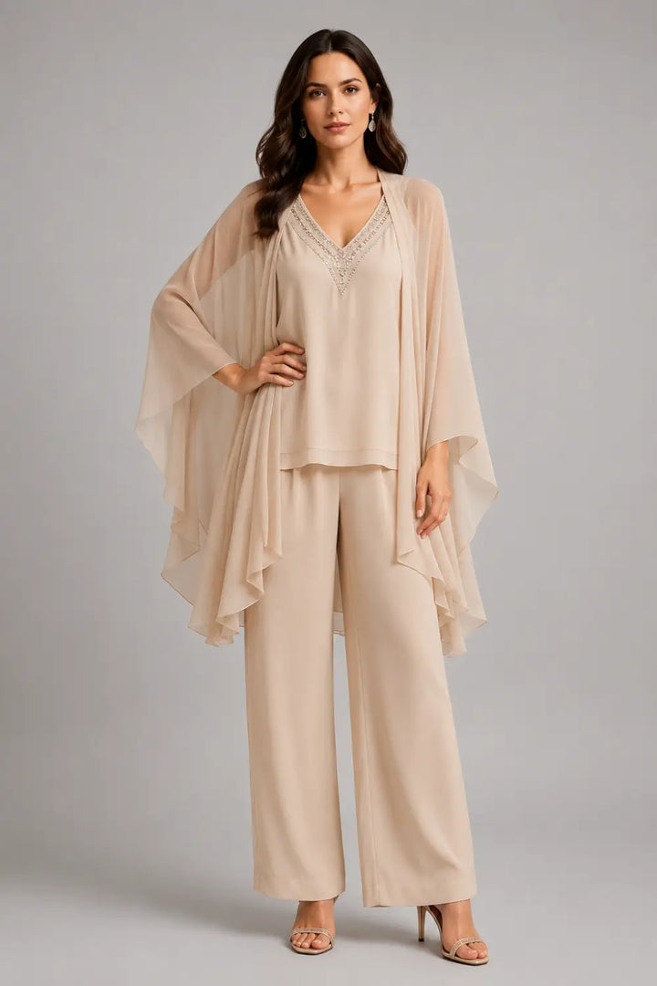 Ensemble pantalon en mousseline à col V et cape courte perlée