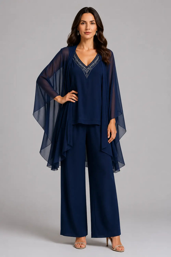 Ensemble pantalon en mousseline à col V et cape courte perlée