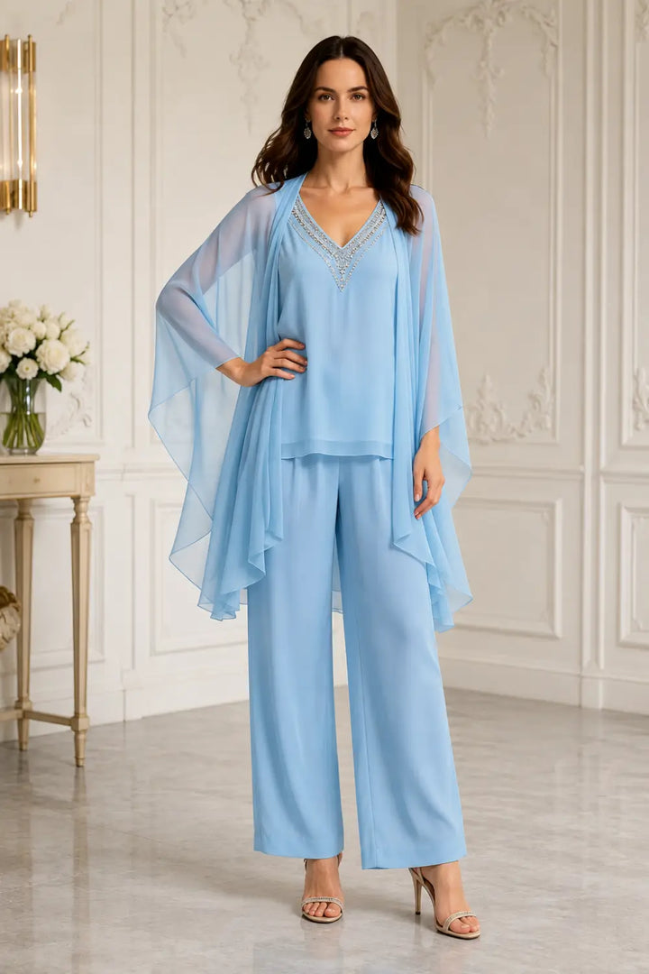 Ensemble pantalon en mousseline à col V et cape courte perlée