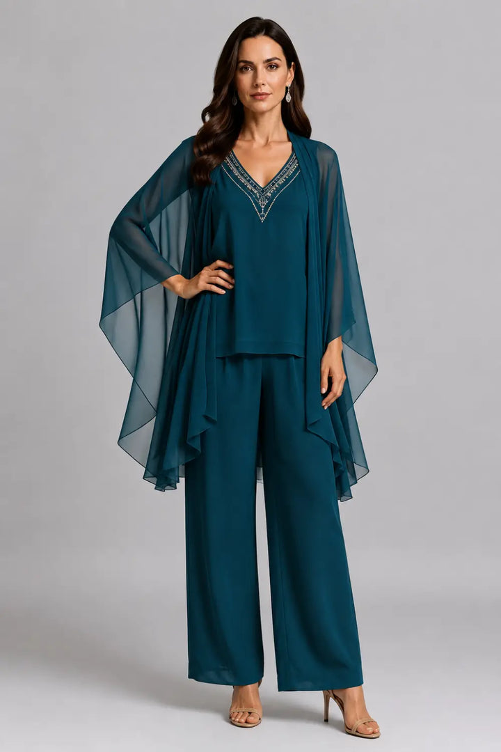 Ensemble pantalon en mousseline à col V et cape courte perlée
