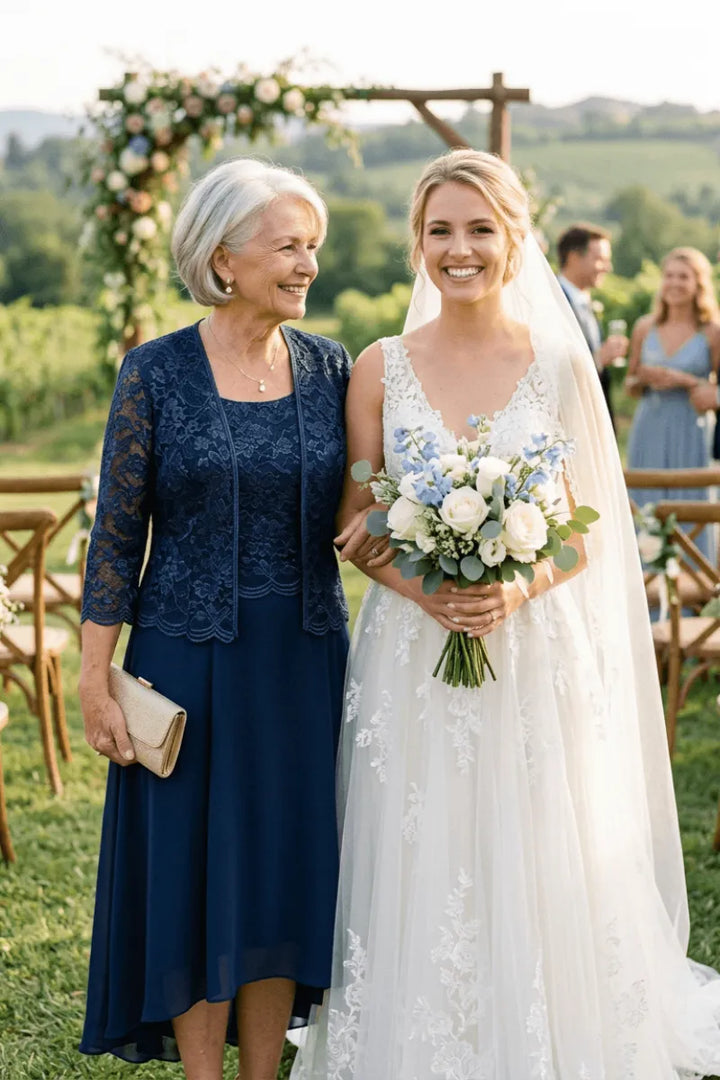 Robe midi de mariage en dentelle et mousseline avec veste