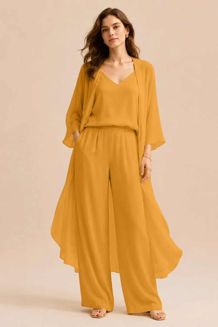 Ensemble pantalon avec caraco et veste en mousseline