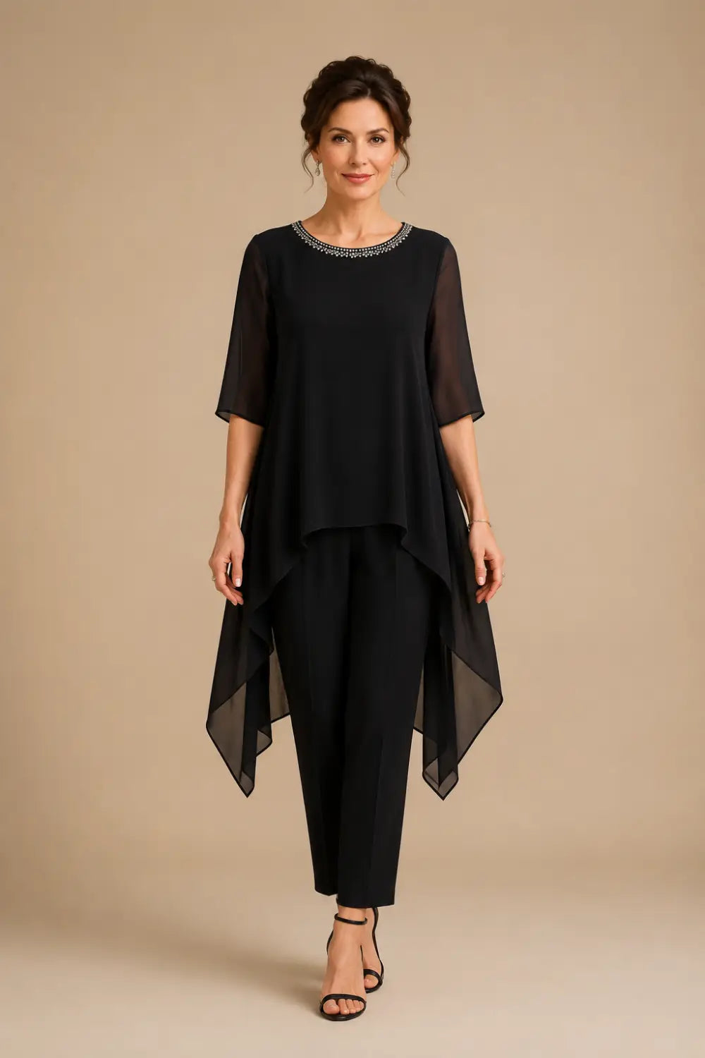 Ensemble pantalon large avec cape courte en mousseline superposée