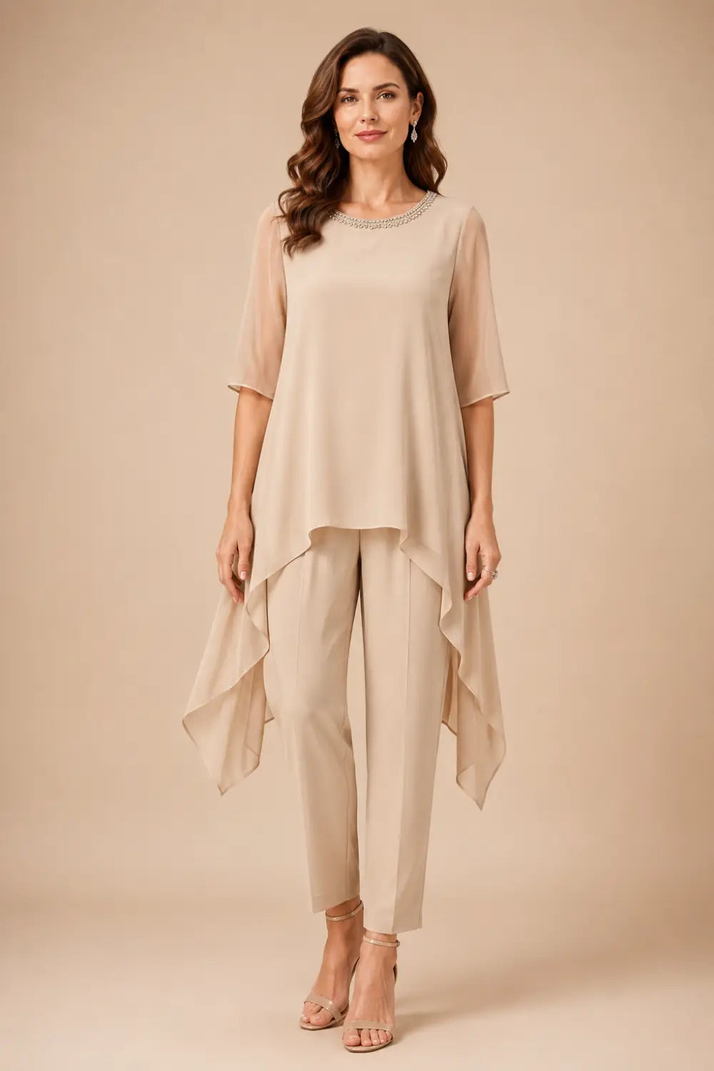 Ensemble pantalon large avec cape courte en mousseline superposée