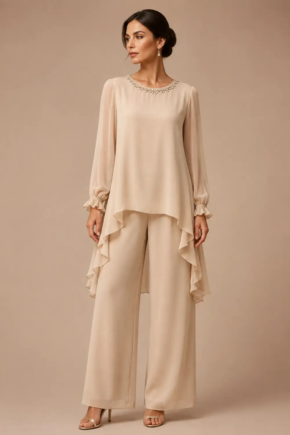 Ensemble pantalon large avec cape courte volantée