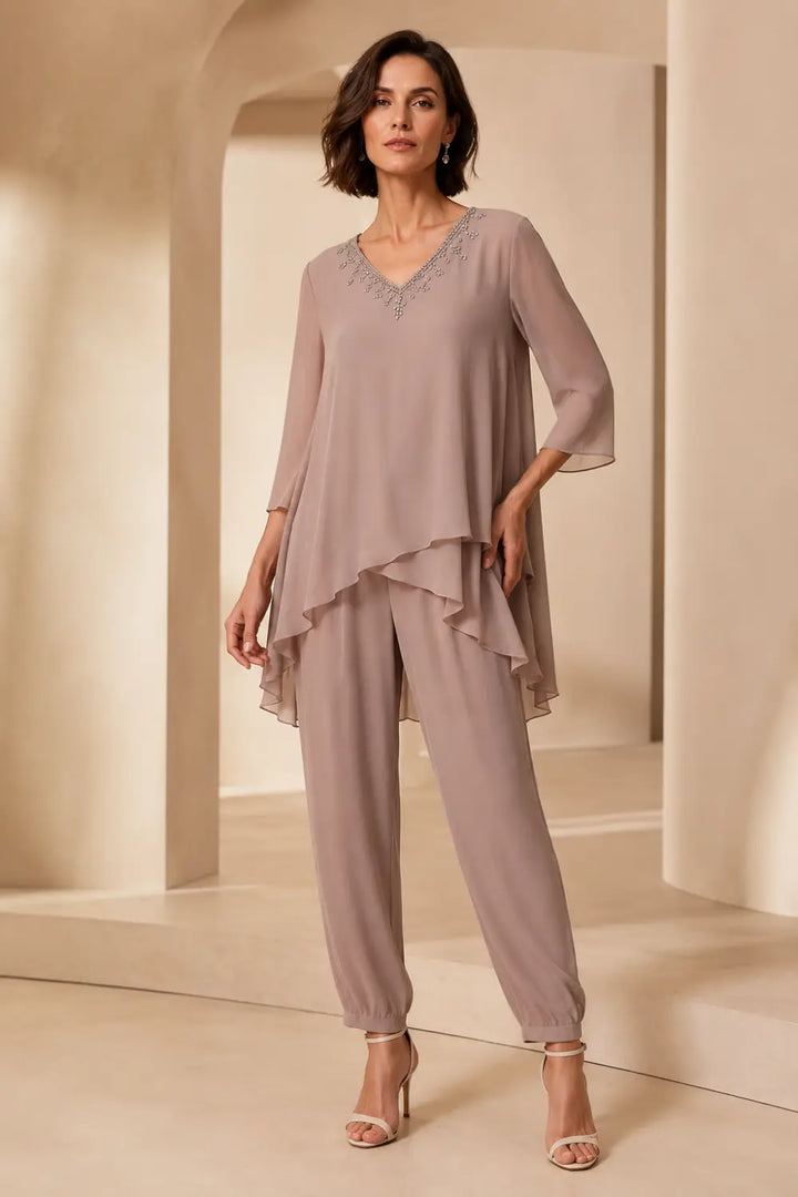 Ensemble pantalon en mousseline à cape courte volantée