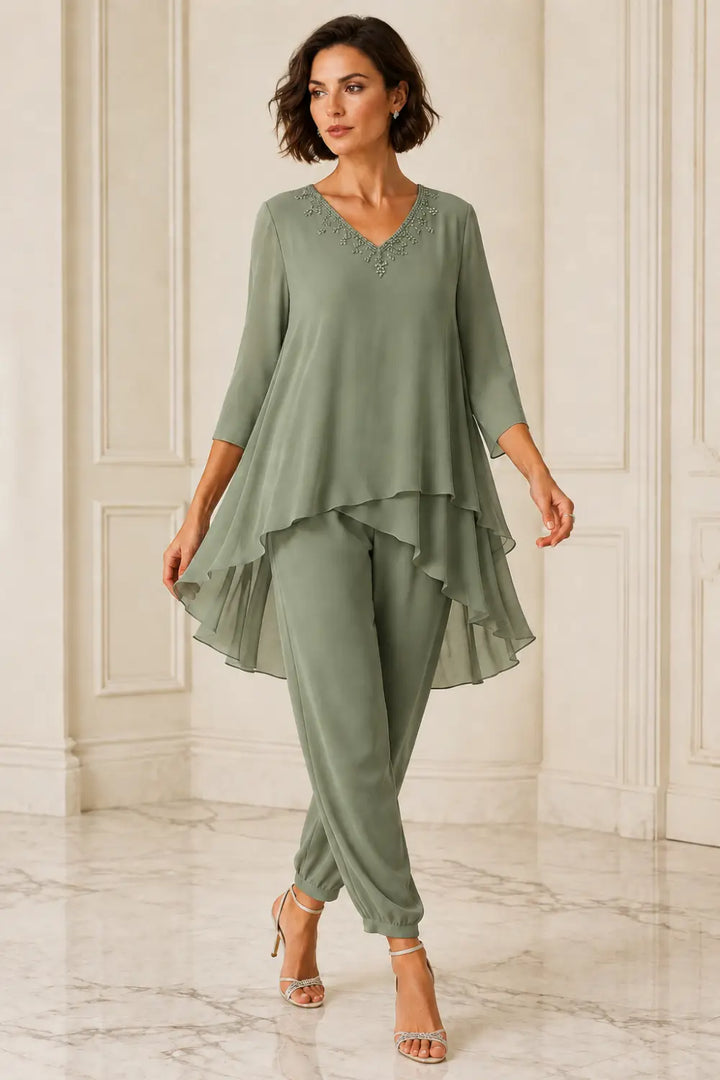 Ensemble pantalon en mousseline à cape courte volantée