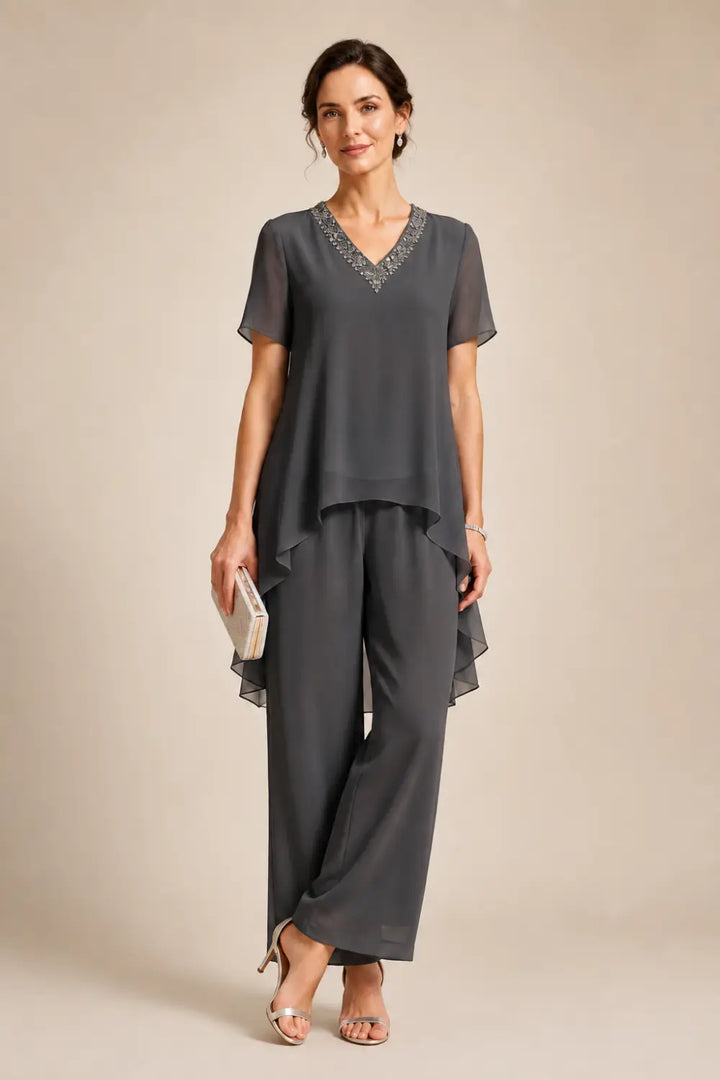 Ensemble pantalon en mousseline à col V et cape asymétrique