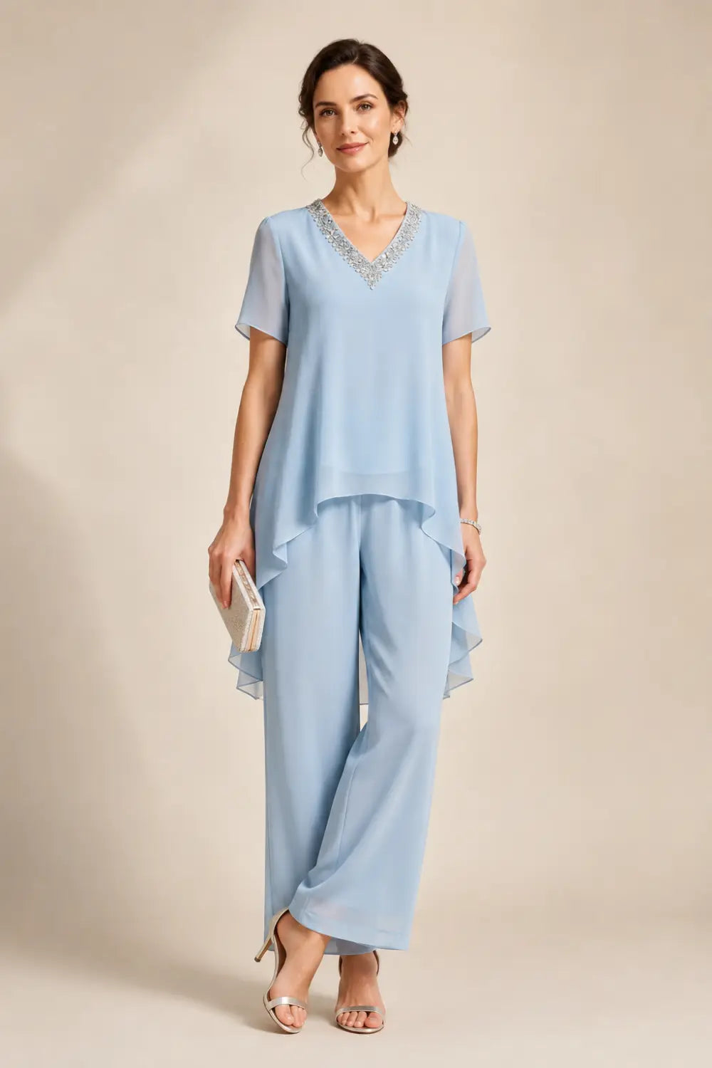Ensemble pantalon en mousseline à col V et cape asymétrique